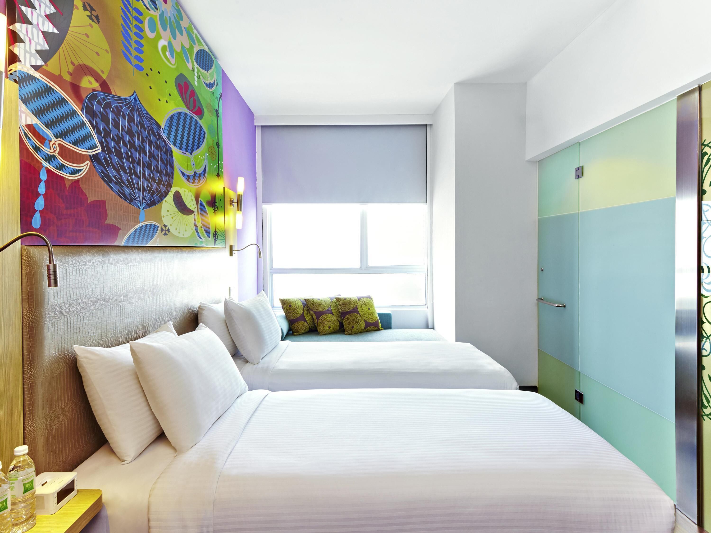 Habitación estándar, 2 camas individuales | Minibar, caja de seguridad en la habitación y escritorio 