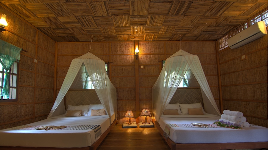 Palm Village Resort & Spa