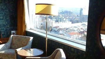 Habitación triple panorámica, vista a la ciudad | Vista desde la habitación