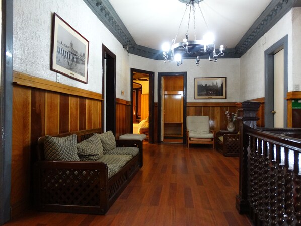 Sala de estar en el lobby