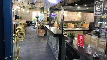 餐飲