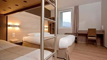 Family Quadruple Room | Room amenity