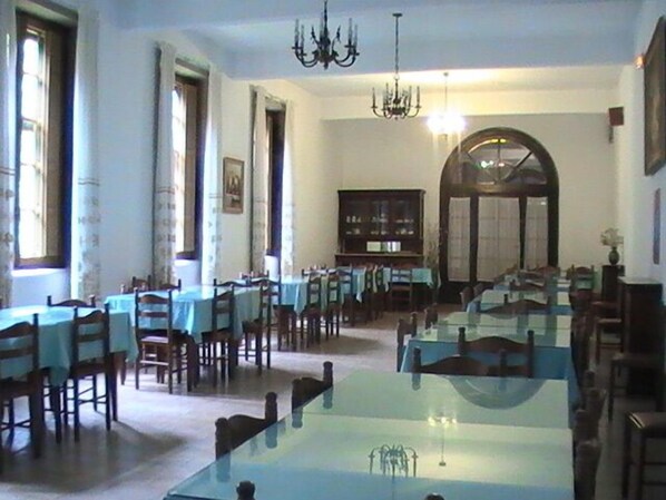 Food court
