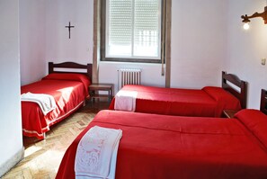 Basic Triple Room - Hospedería Vía Lucis (Santiago de Compostela)