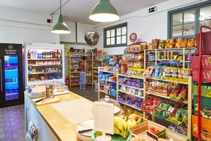 Gift shop - Albergue Seminario Menor - Hostel (Santiago de Compostela)