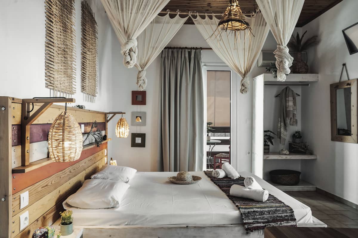 Standard Double Room, 1 Bedroom, Non Smoking | 1 bedroom, in-room safe, individually decorated, individually furnished