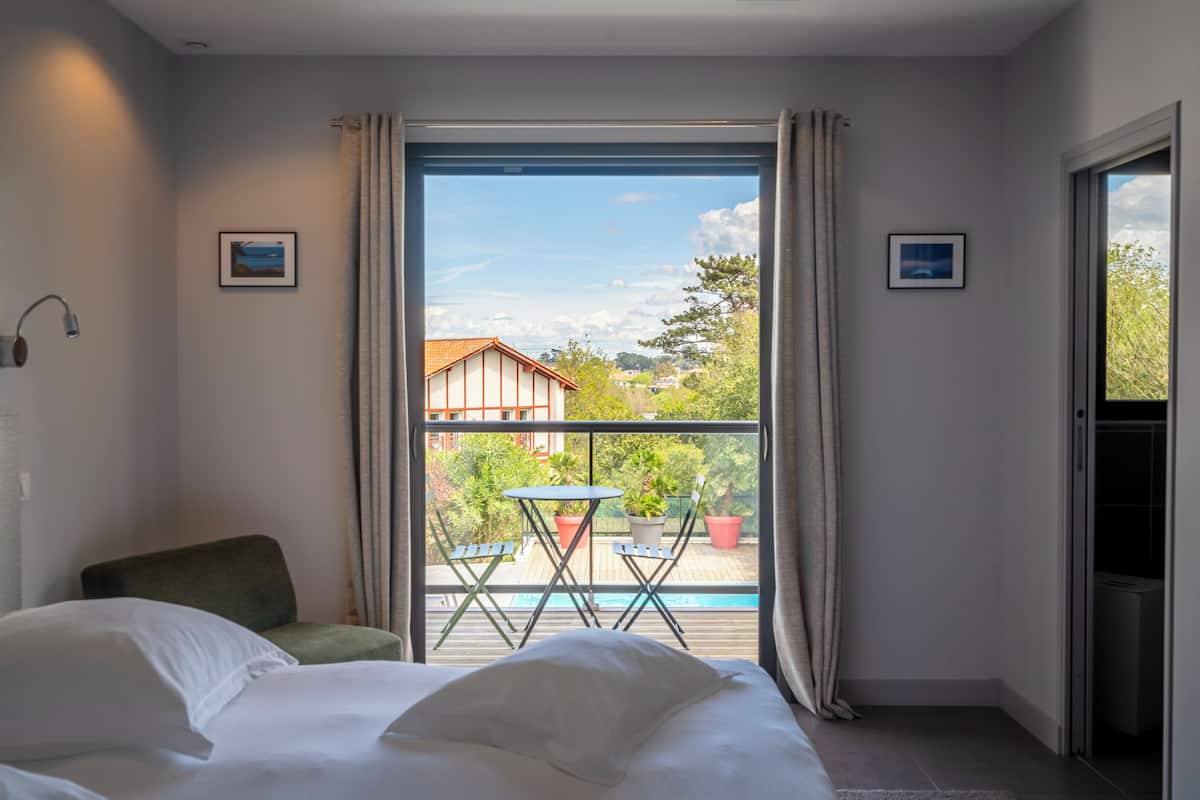 Premium bedding, minibar, individually decorated, individually furnished