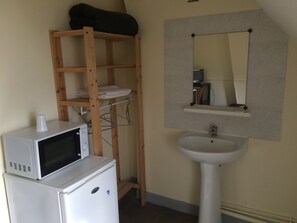 Classic-Doppelzimmer | Waschbecken im Bad