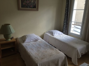 View from room - Au Royal Mad Hotel (Paris)