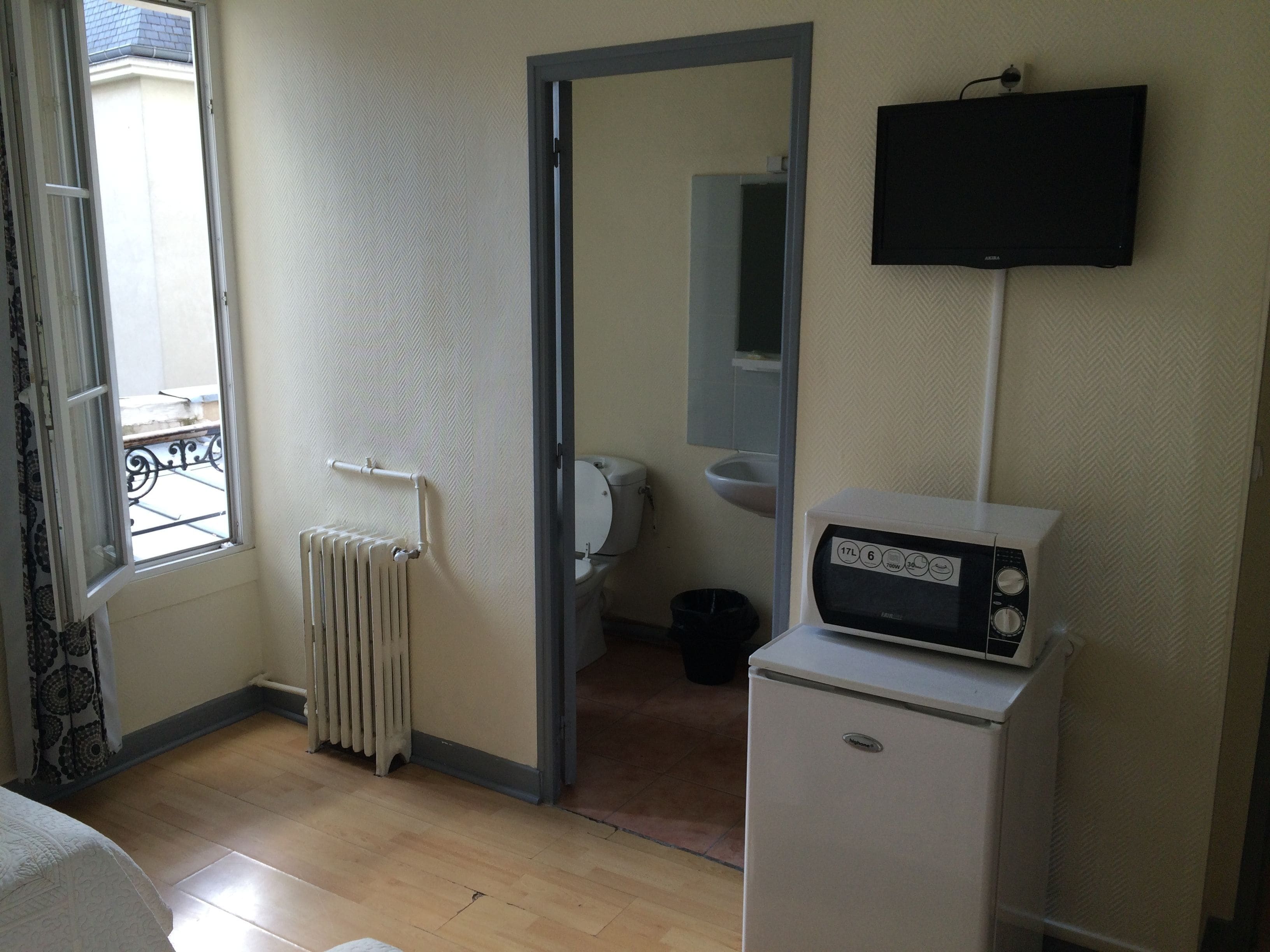 Photo - Au Royal Mad