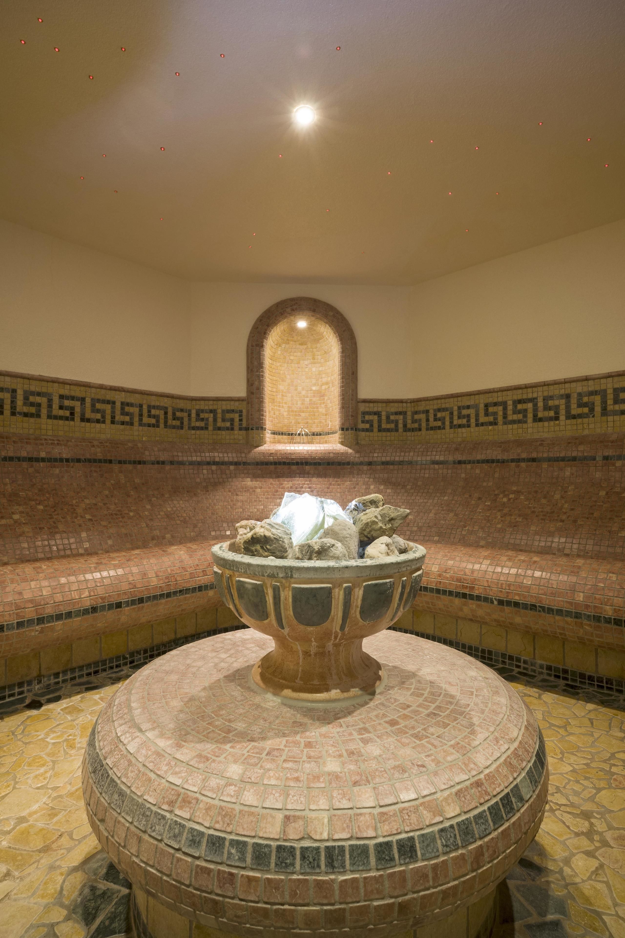 sauna, steam room, hot stone massages, sports massages, facials