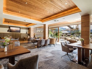 Lobby sitting area - Hotel Zentral (Kirchberg in Tirol)