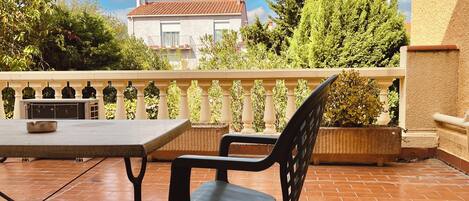 Habitación doble, 1 cama doble, terraza | Caja fuerte, sistema de insonorización, wifi gratis y ropa de cama