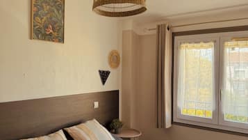 Standaard tweepersoonskamer, 1 tweepersoonsbed | Een kluis op de kamer, geluiddichte muren, gratis wifi, beddengoed