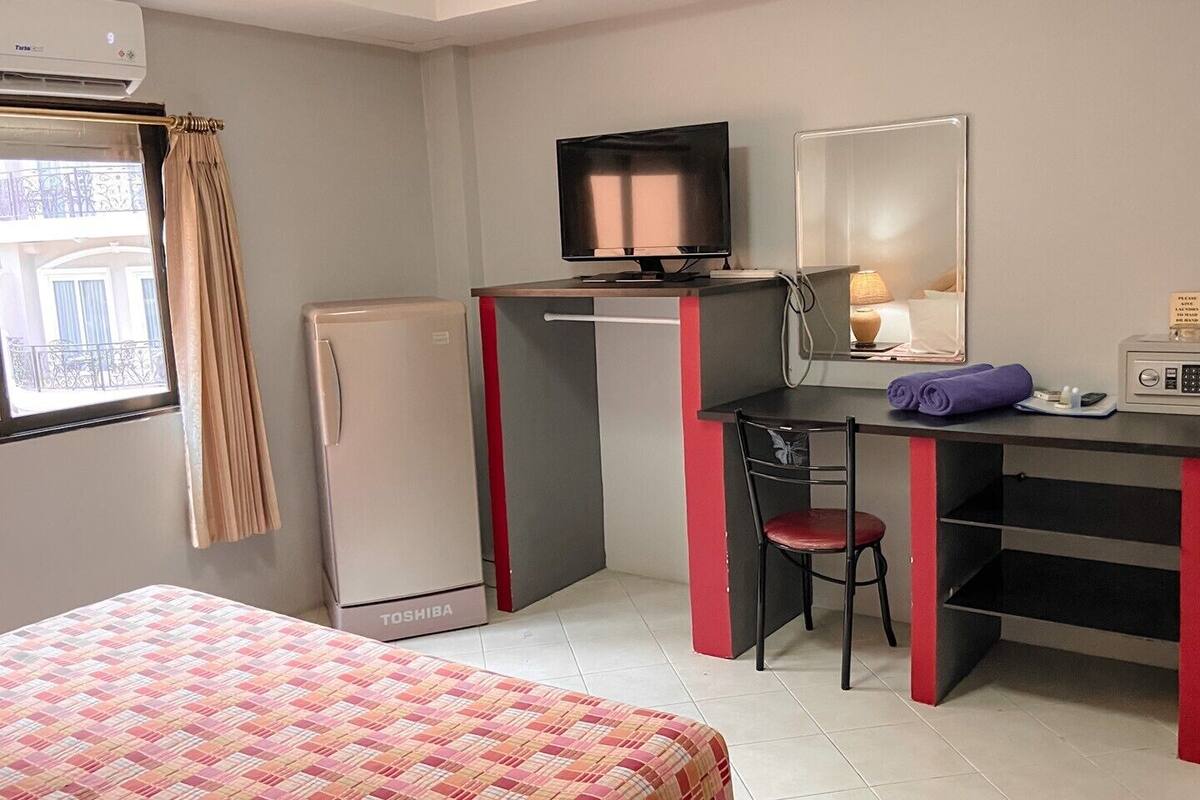 Standard Room | Living area | TV