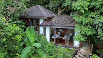 Behandlingsrom for par, boblebad, kroppsbehandlinger og aromaterapi