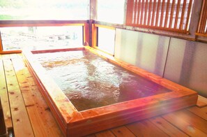 Indoor spa tub