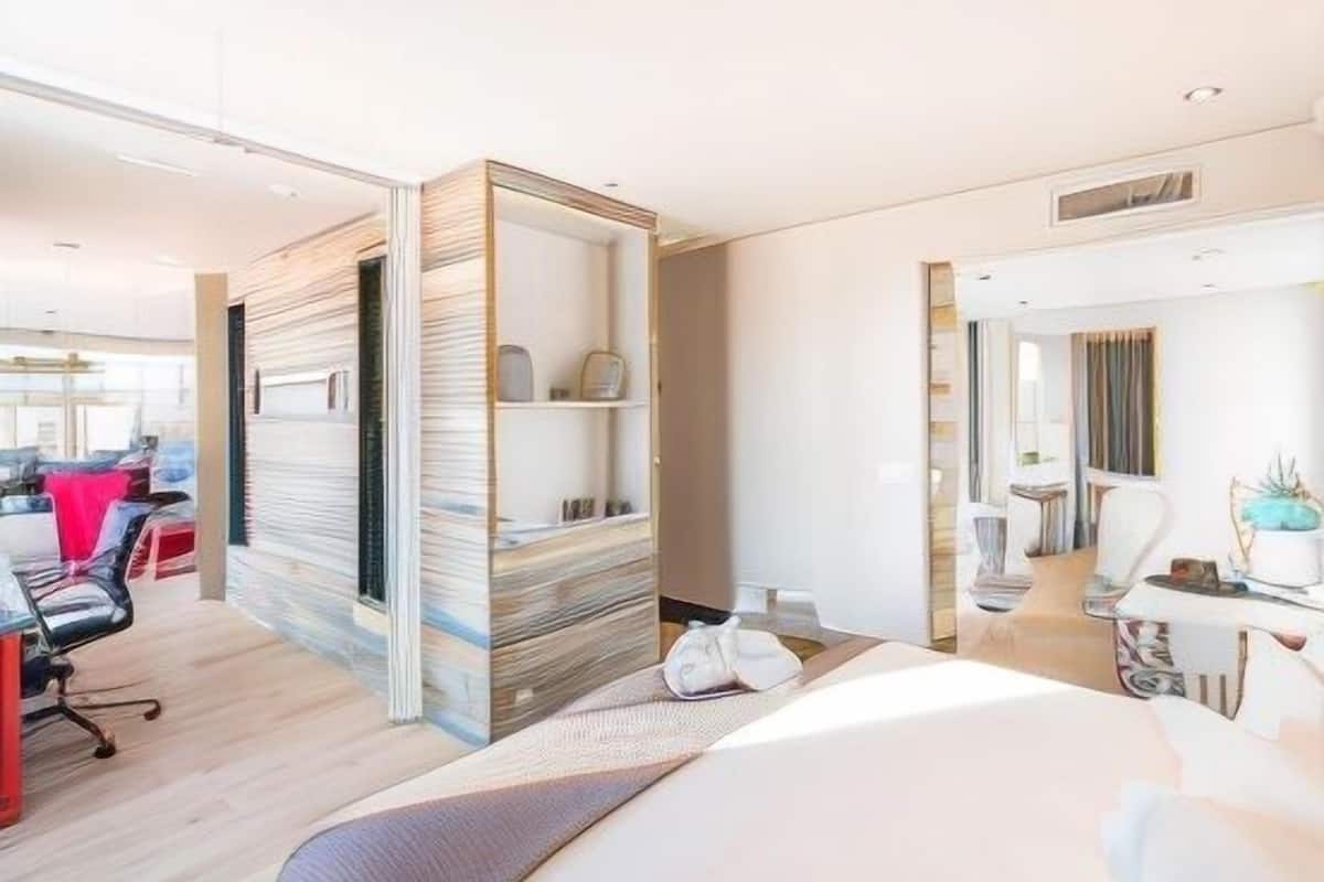 1 bedroom, blackout curtains, iron/ironing board, free WiFi