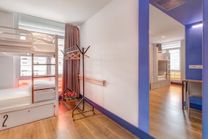 1 chambre, rideaux occultants, fer et planche à repasser, Wi-Fi gratuit