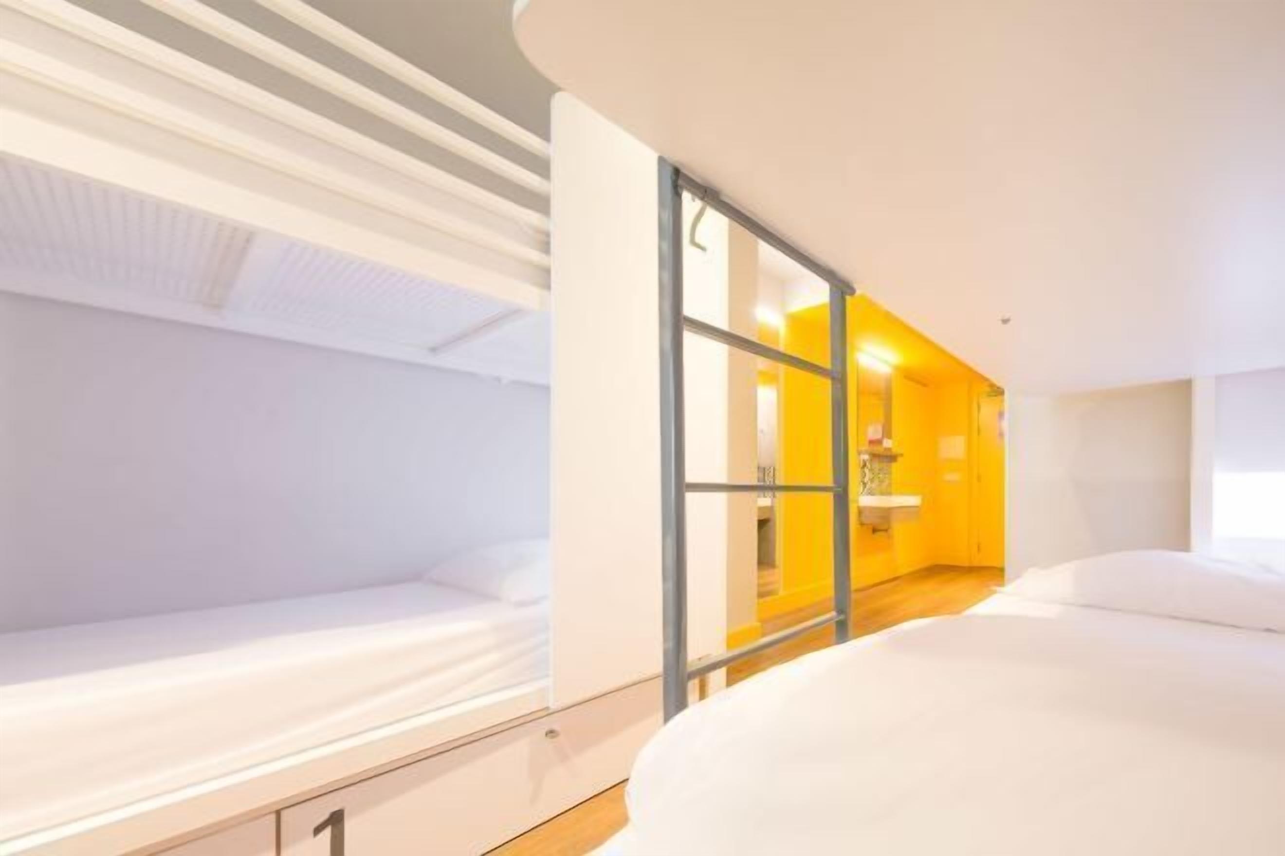 Blendingsgardiner, strykejern/-brett, wi-fi (inkludert) og sengetøy