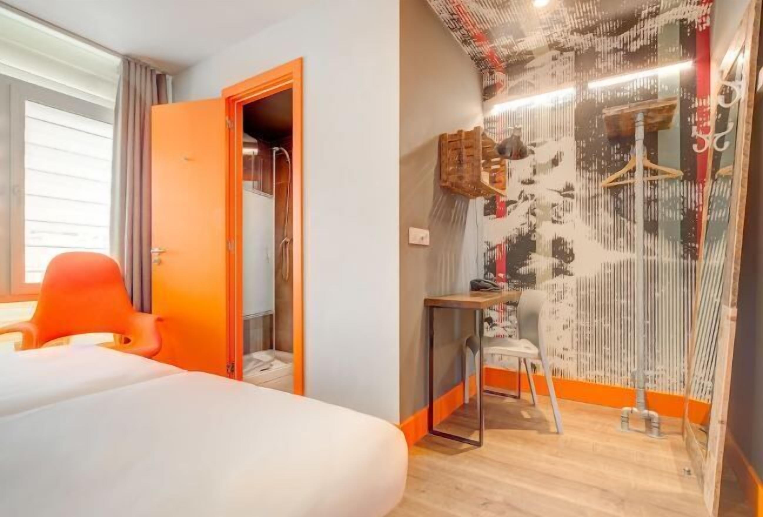 Blendingsgardiner, strykejern/-brett, wi-fi (inkludert) og sengetøy