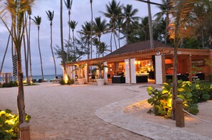Property grounds - Presidential Suites Punta Cana (Punta Cana)