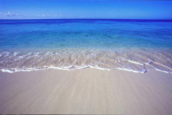 Private beach, beach umbrellas, beach towels