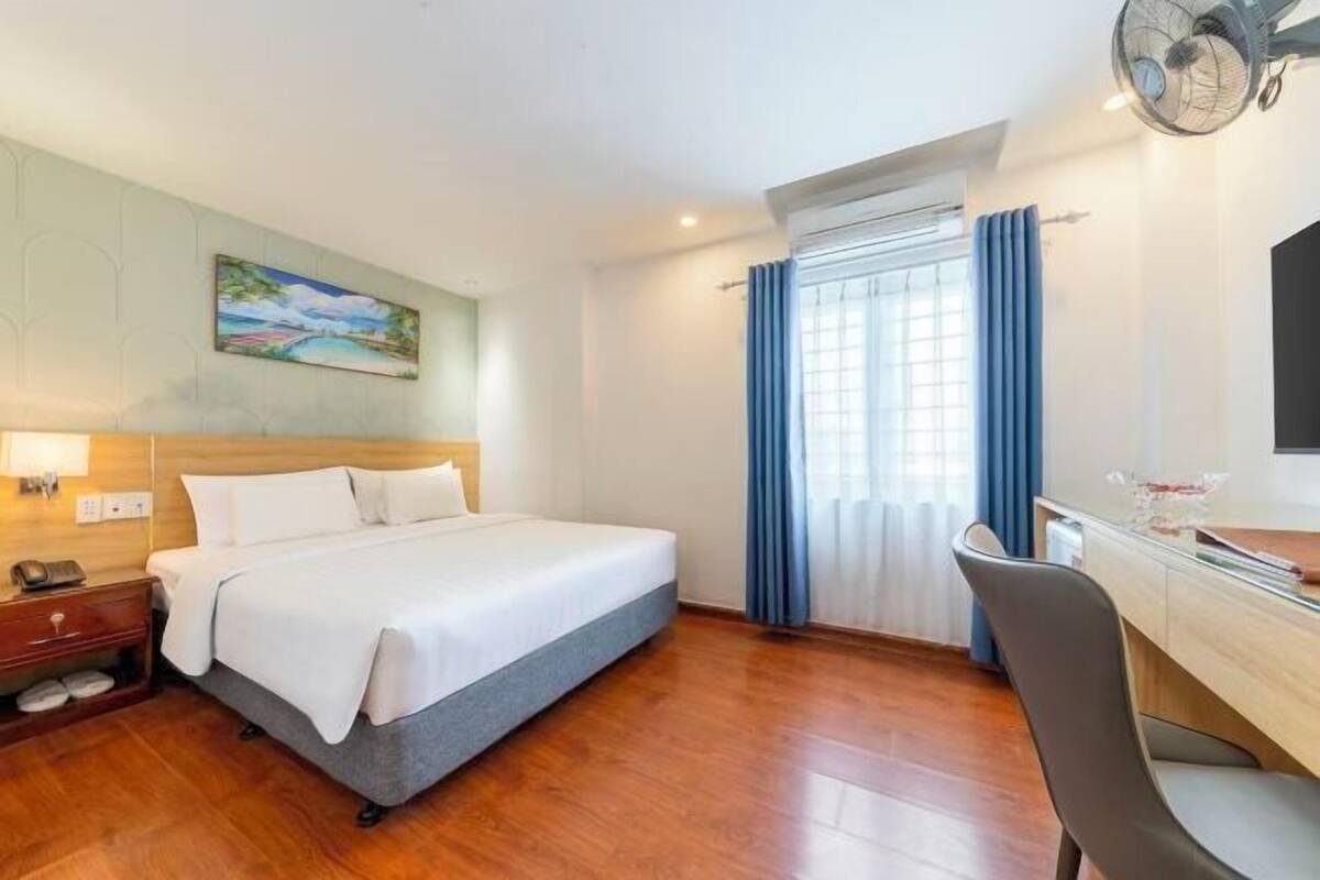 Minibar, két bảo mật tại phòng, bàn ủi/dụng cụ ủi quần áo 