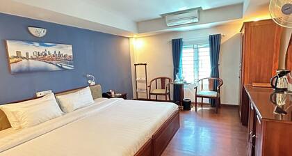 A25 Hotel - 137 Nguyen Du DN
