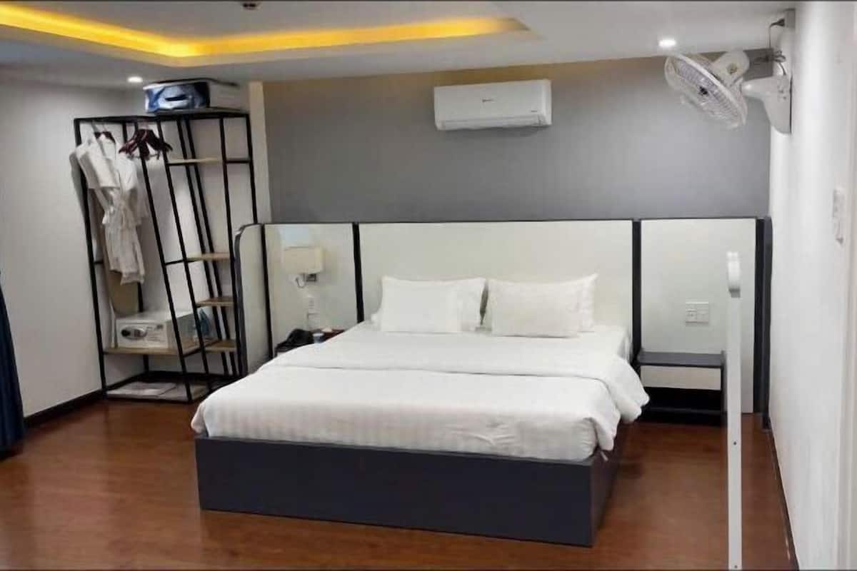 Bar mini, peti besi dalam bilik, seterika/papan seterika, Wi-fi percuma