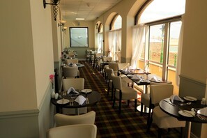 Breakfast area - Fort d'Auvergne Hotel (St. Helier)
