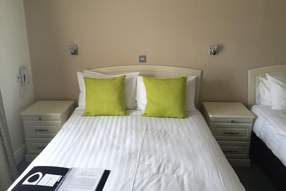 Kamar Keluarga | Setrika/meja setrika, Wi-Fi gratis, dan seprai linen
