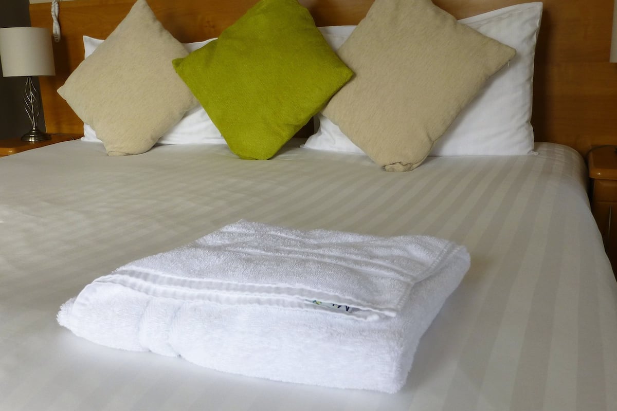 Kamar Double atau Twin, balkon, pemandangan laut | Setrika/meja setrika, Wi-Fi gratis, dan seprai linen