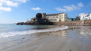 Exterior - Fort d'Auvergne Hotel (St. Helier)