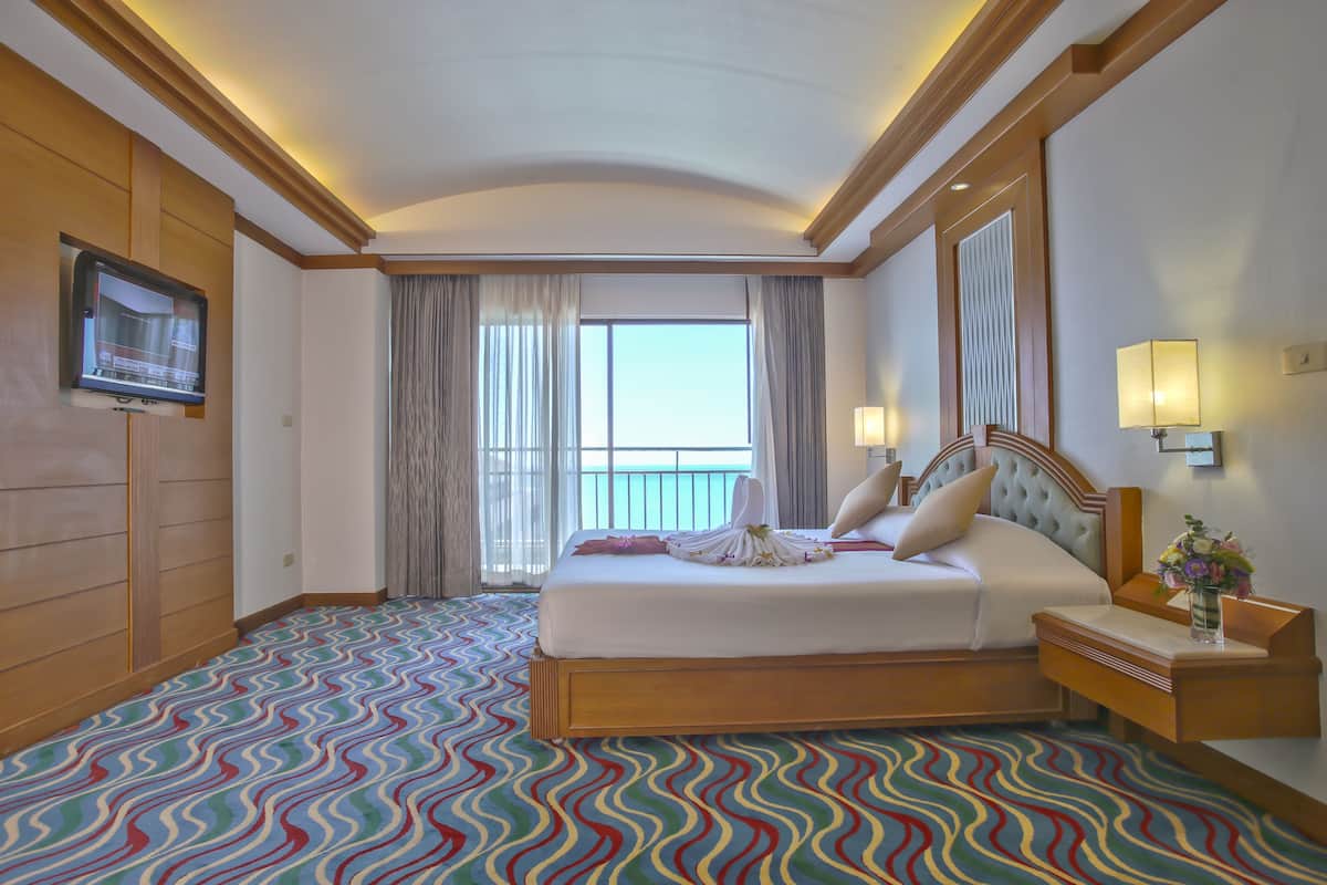 Premier Room, Sea View | In-room safe, free WiFi