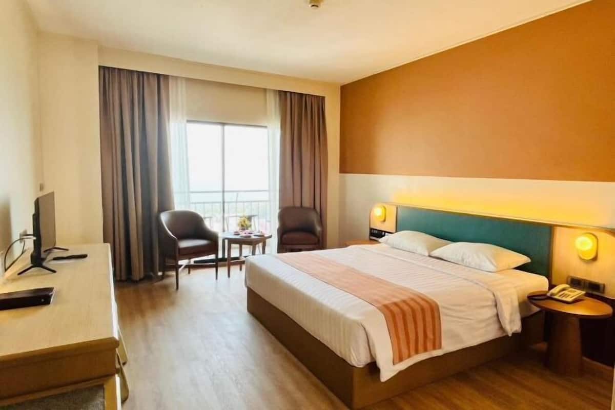 In-room safe, free WiFi
