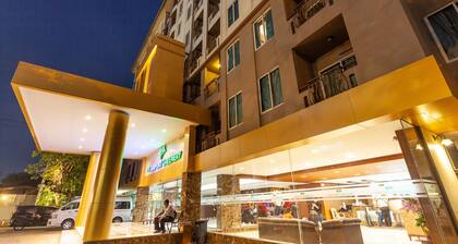 The Airport Greenery Hotel