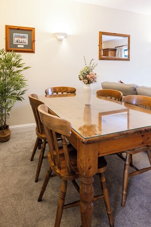 Standard Duplex, 1 Bedroom, Non Smoking, Kitchen | In-room dining - The Uplands Serviced Apartments (St. Helier)