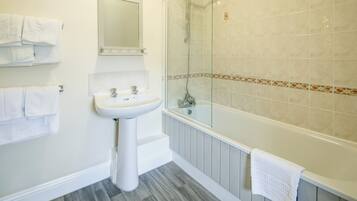 Standard Duplex, 1 Bedroom, Non Smoking, Kitchen | Bathroom