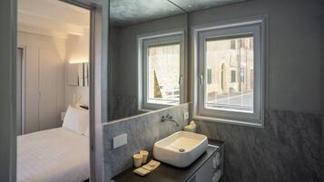 CAMERA DEPENDANCE | Salle de bain