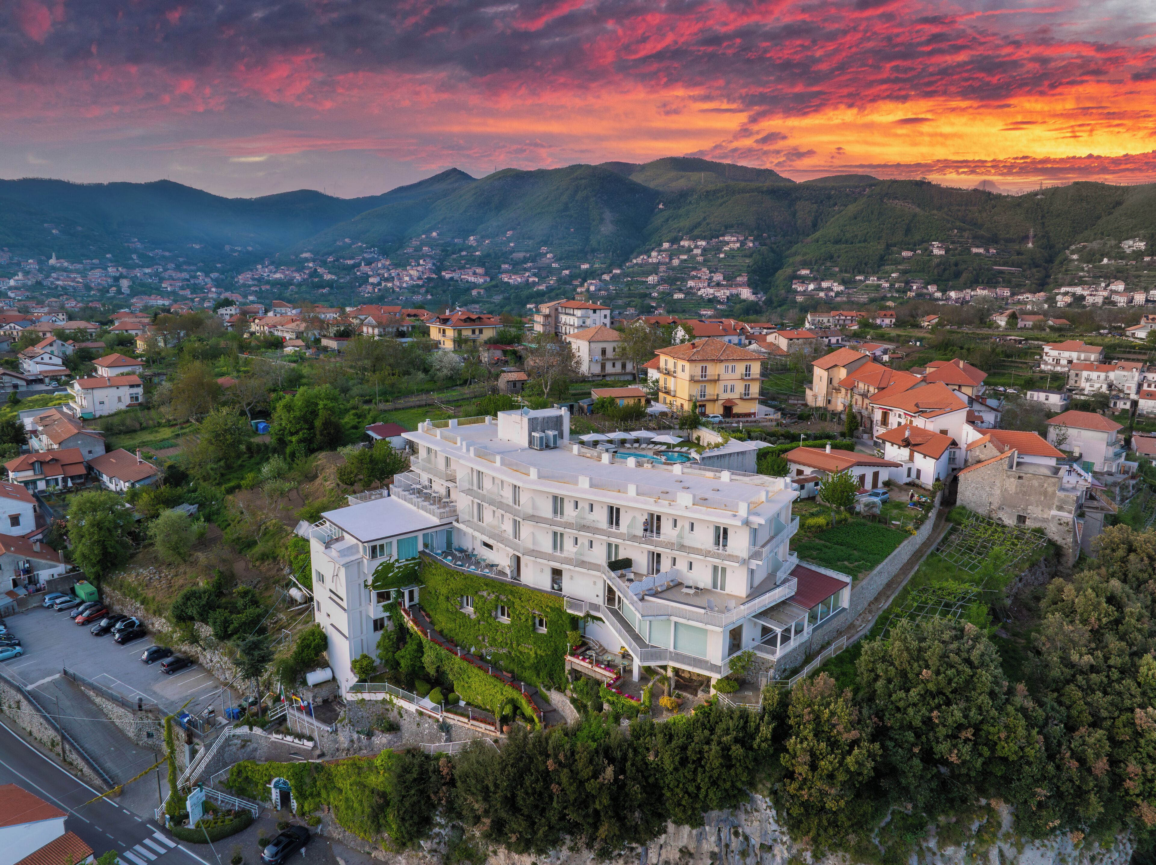 Vista frontal de la propiedad