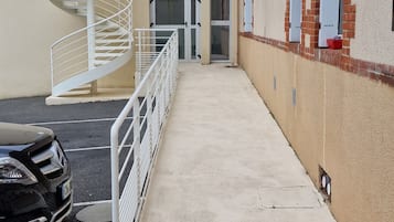Varebilparkering tilgjengelig for rullestol