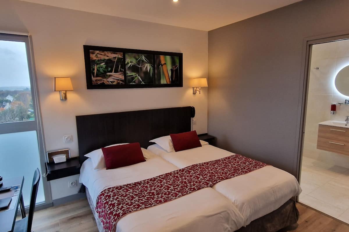 comfort double room | desk, free wifi, bed sheets