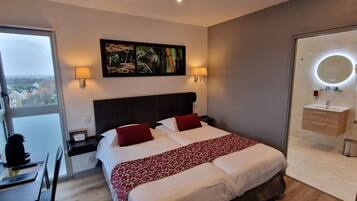 Chambre Double Confort | Bureau, Wi-Fi gratuit, draps fournis