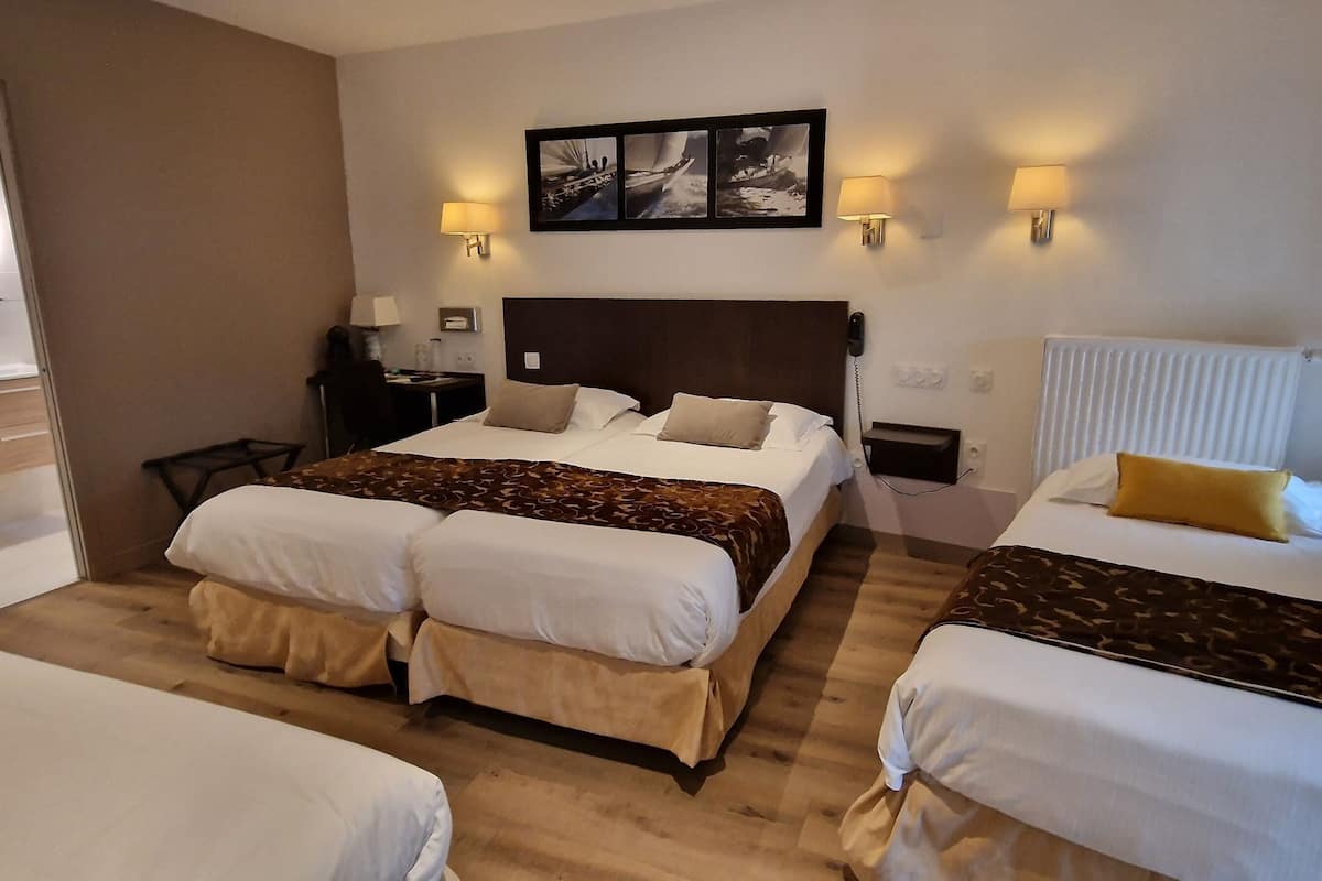 comfort double room | desk, free wifi, bed sheets