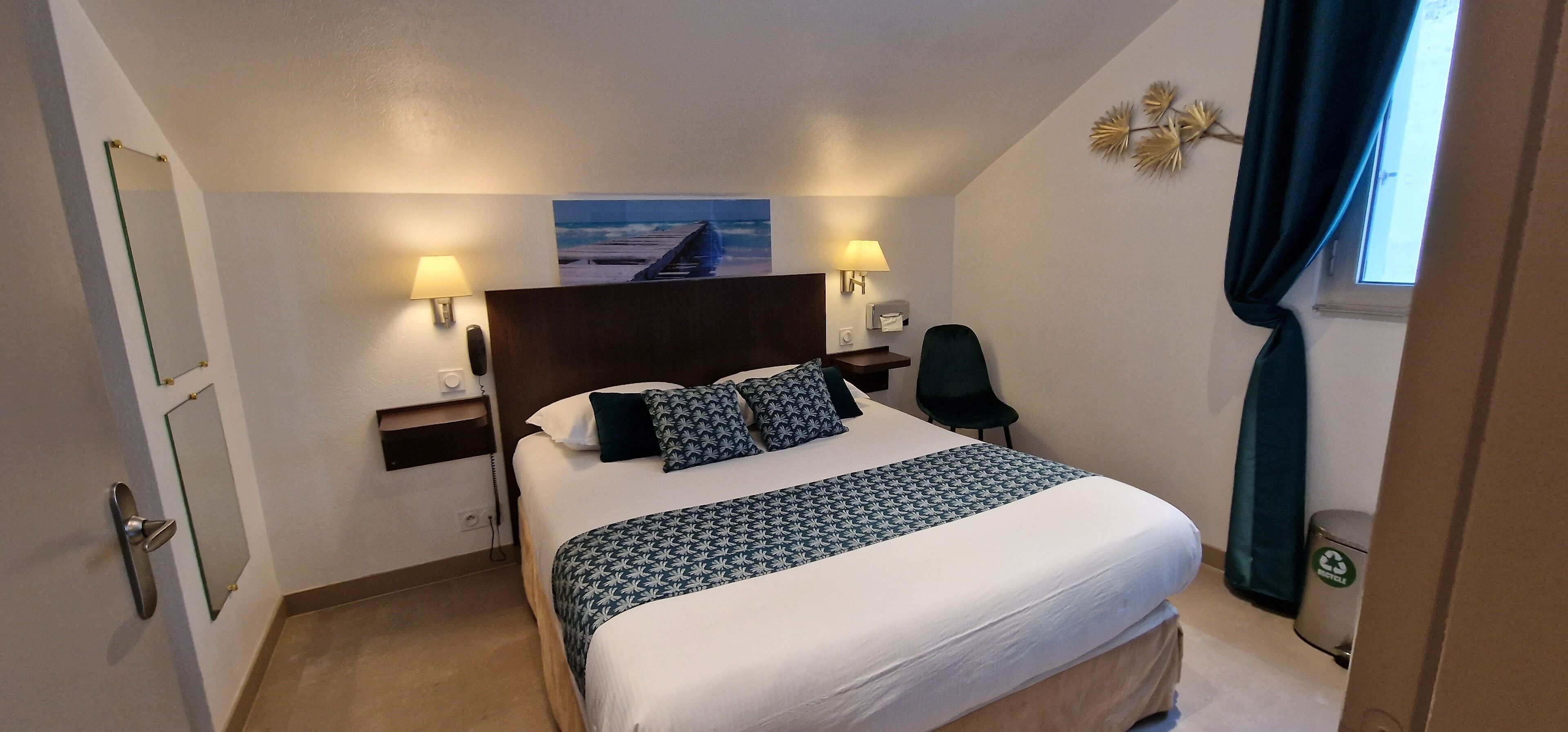 comfort double room | desk, free wifi, bed sheets