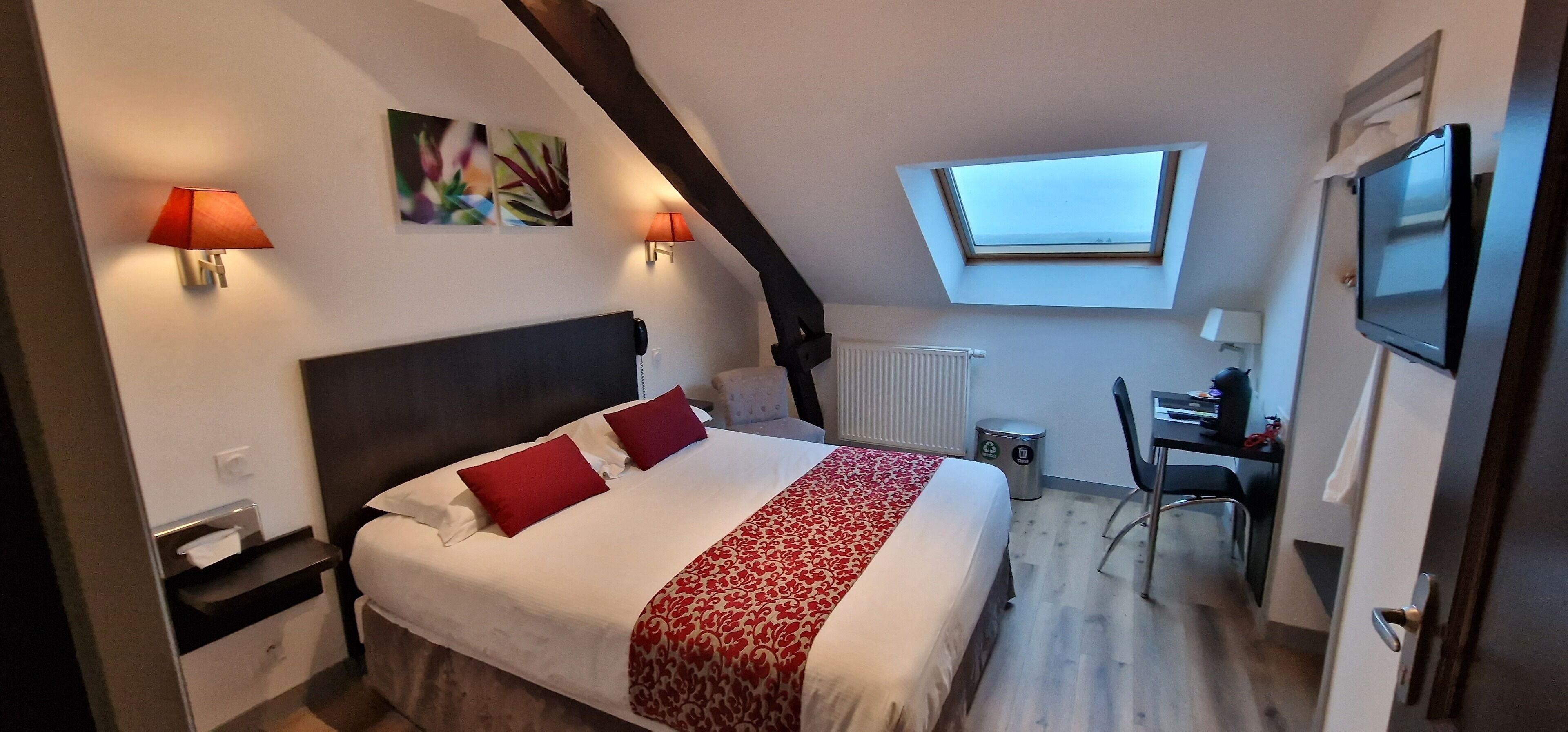 comfort double room | desk, free wifi, bed sheets