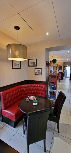 Daily continental breakfast (EUR 12 per person)