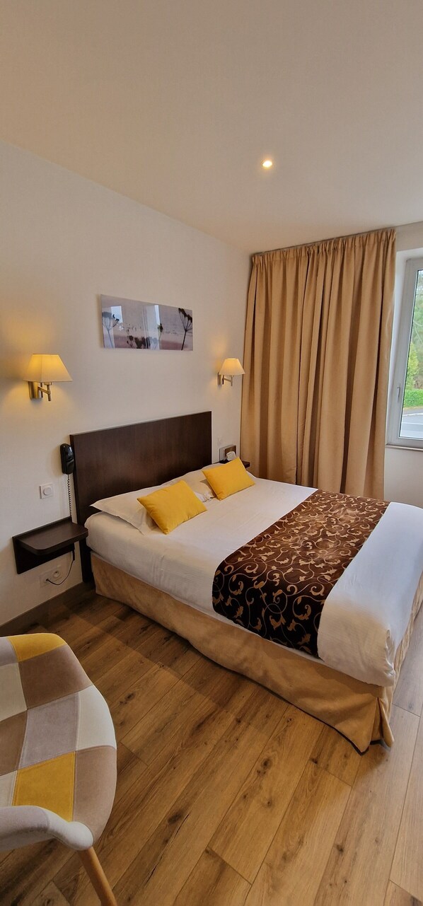 Comfort Double Room | Desk, free WiFi, bed sheets