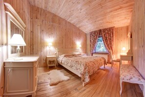 Chalet | Pillowtop-bedden, een kluis op de kamer, geluiddichte muren